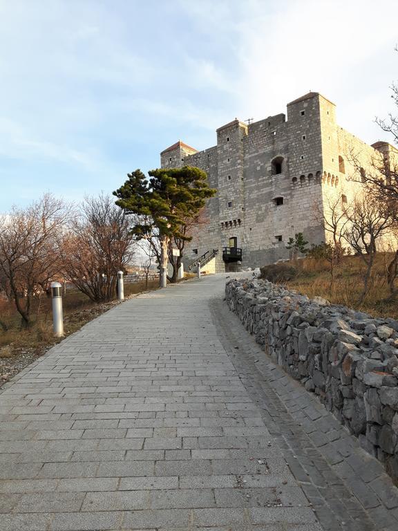 Apartments Lola Senj  Εξωτερικό φωτογραφία