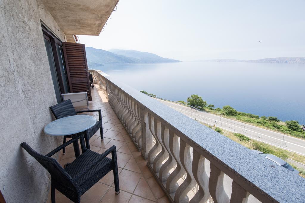 Apartments Lola Senj  Εξωτερικό φωτογραφία