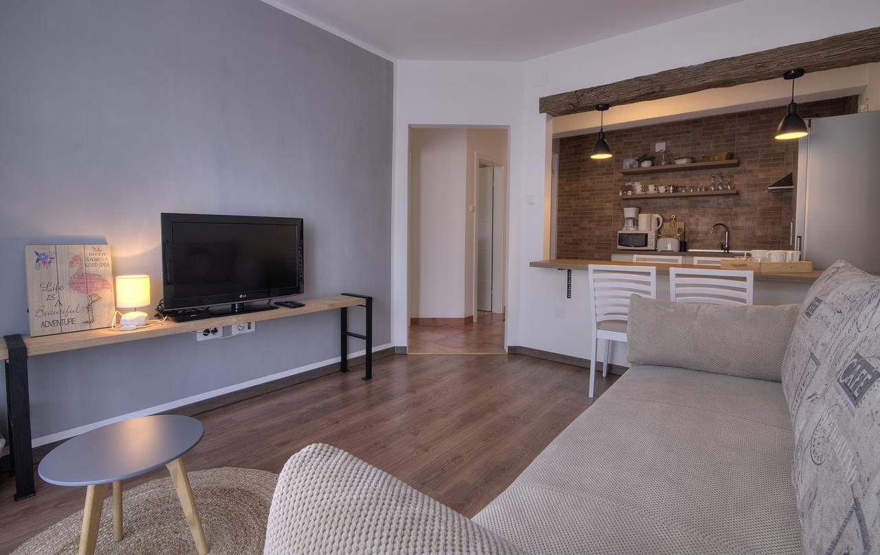 Apartments Lola Senj  Εξωτερικό φωτογραφία