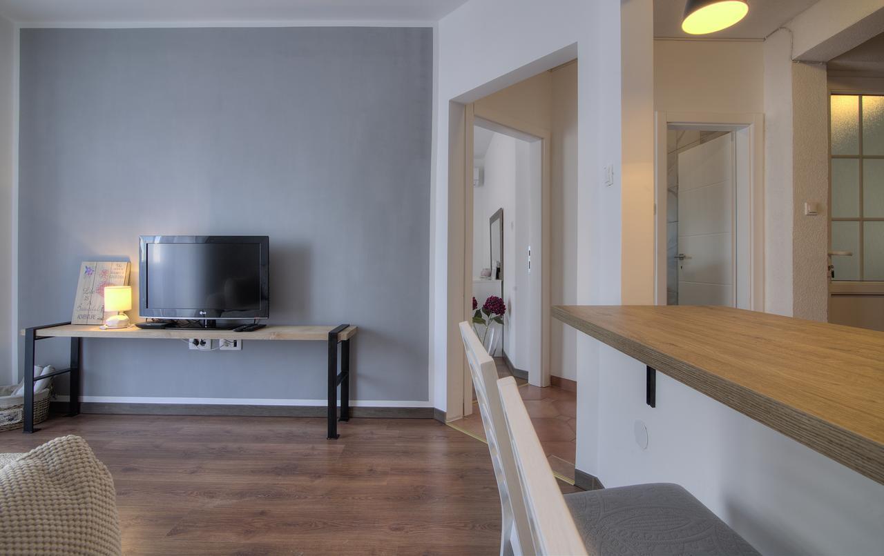 Apartments Lola Senj  Εξωτερικό φωτογραφία