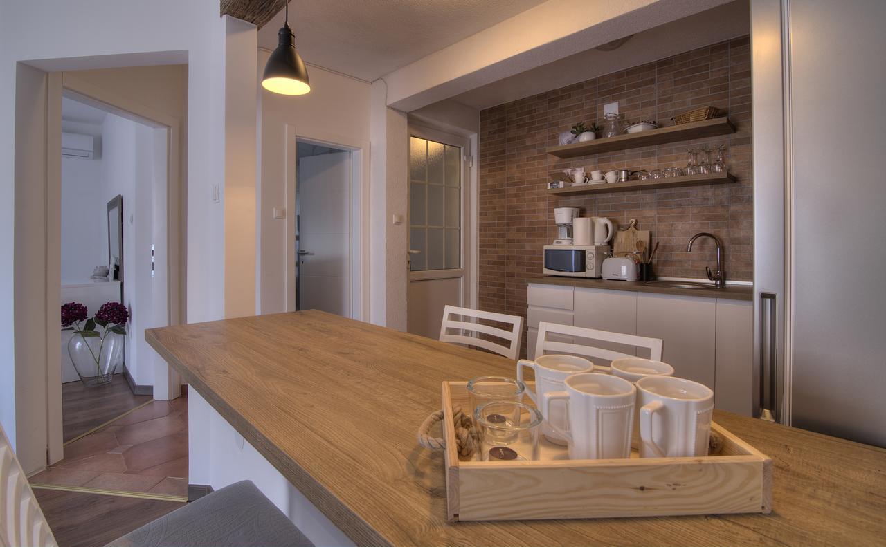 Apartments Lola Senj  Εξωτερικό φωτογραφία