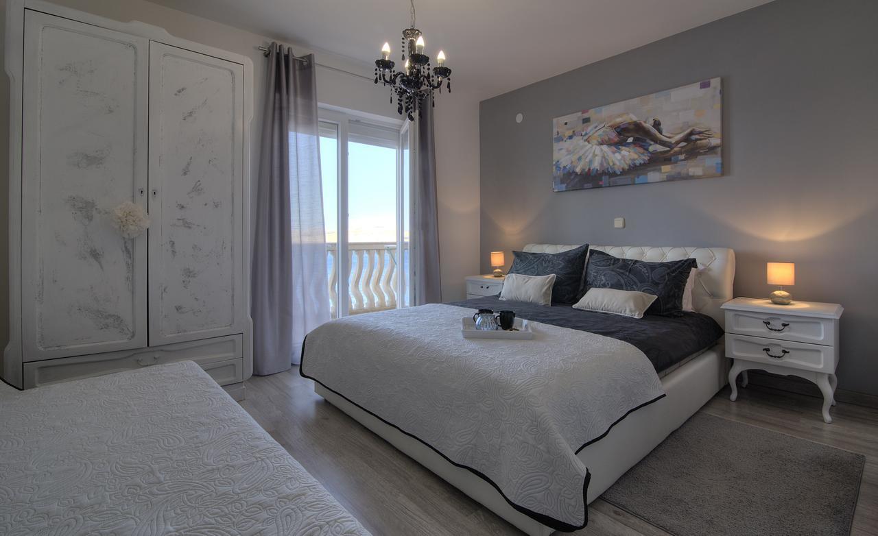 Apartments Lola Senj  Εξωτερικό φωτογραφία